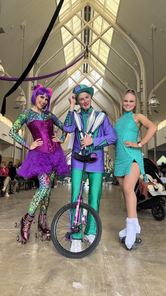 Unicycle Juggler